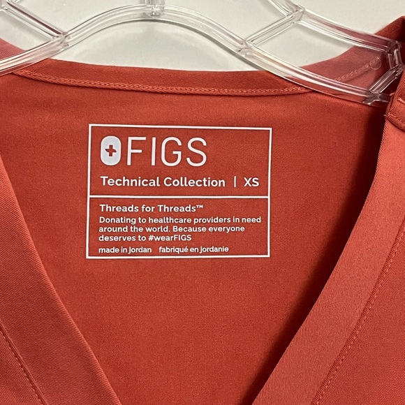 Figs Casma V Neck Three Pocket Scrub Top Womens XS Spiced Cider Tailored Fit - Picture 3 of 8